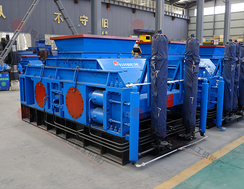 加工河卵石用什么破碎機(jī)，小型對(duì)輥制砂機(jī)報(bào)價(jià)是多少？