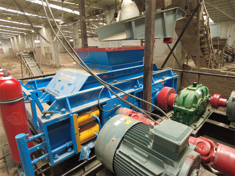 破石液壓對輥機(jī) 破石液壓對輥機(jī)